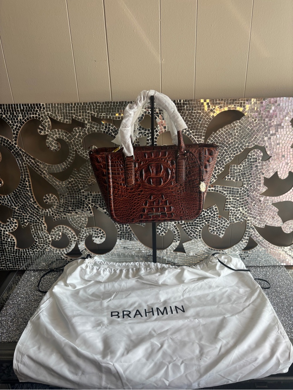 ⭐️Brahmin Deep‎ Chestnut Croc-Embossed Satchel